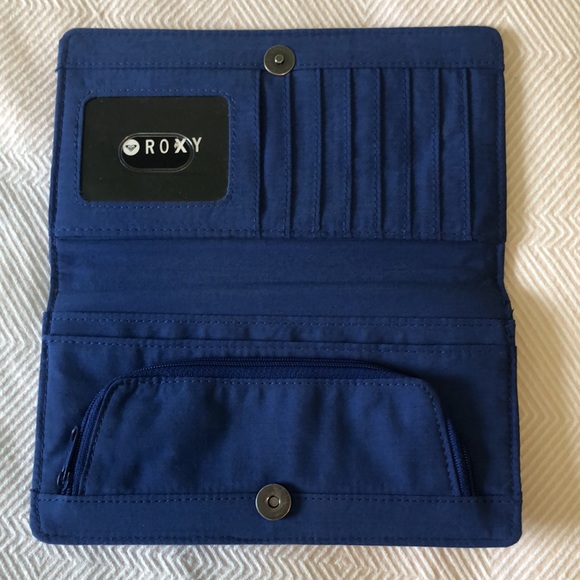 Roxy Faux Leather Wallet - Picture 2 of 4